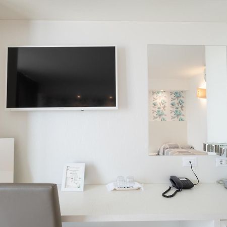 Hotel Capitol กัตเตโออามาเร ภายนอก รูปภาพ